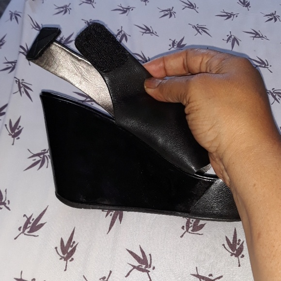 Shoes - Picture 6 of 7